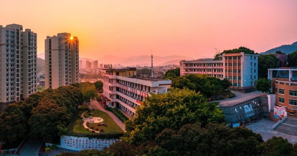 福建省永春職業(yè)中專學(xué)校環(huán)境圖