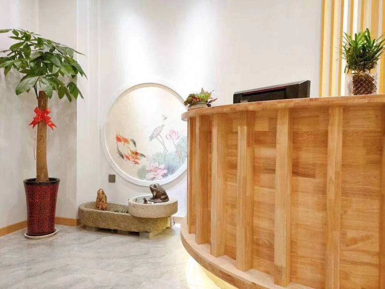 20200108/5e15d4476010c.jpg 西安幸福里民宿客棧大堂吧臺.jpg