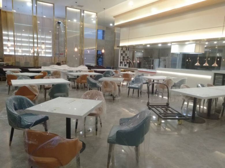 20201204/5fc9a48958ce6.jpg 西安酒店家具廠工人調試安裝作業.jpg