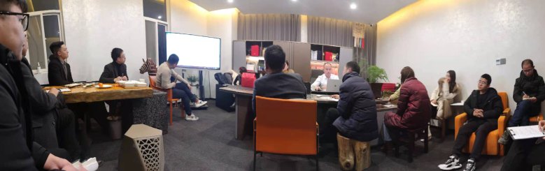 20220216/620d198b5f0f5.jpg 博菲克家具廠會議銷售部主管發言.jpg