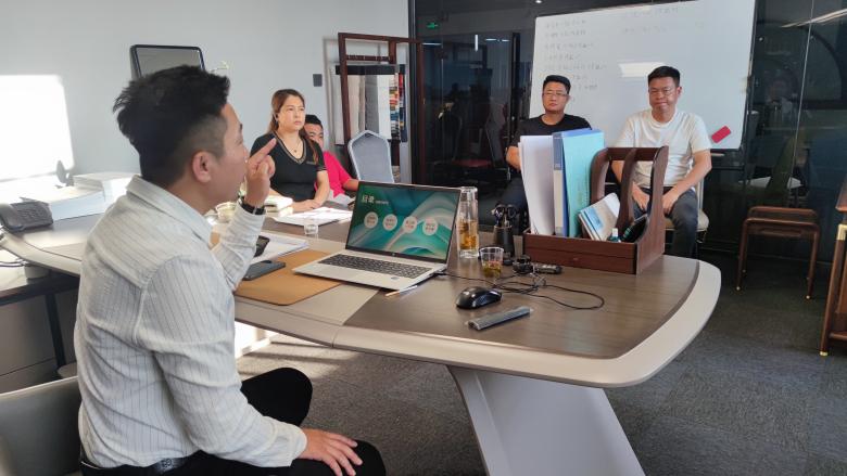 20230804/64cc9c4459878.jpg 曲清杰經理分享地推技巧.jpg